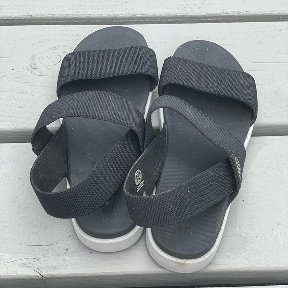 Keen Black and White Sandals with Comfortable Straps - Picture 2 of 5